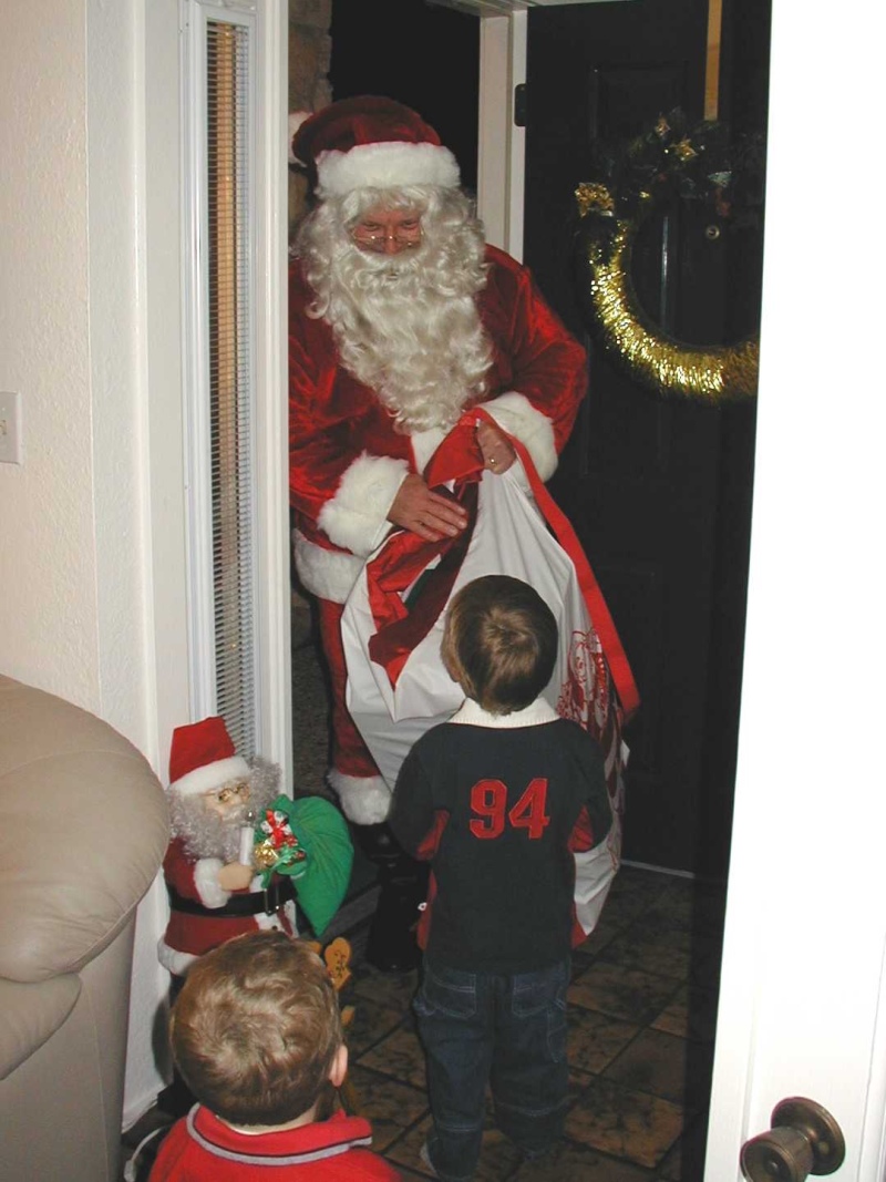Hildebrand Christmas ScreenSaver/800x600_2002-12-24 Christmas Eve 13.jpg